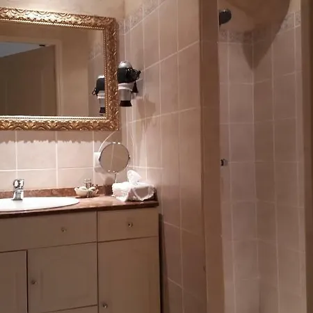 Domaine De La Louviere Lägenhet *